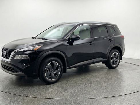 Used 2025 Nissan Rogue SV AWD/4WD image 3