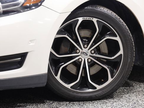 Used 2013 Ford Taurus SHO image 20