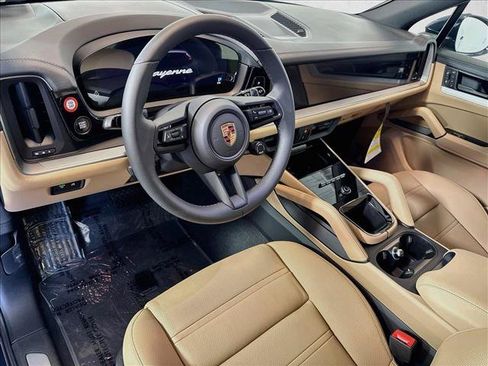 Used 2026 Porsche Cayenne AWD/4WD image 4
