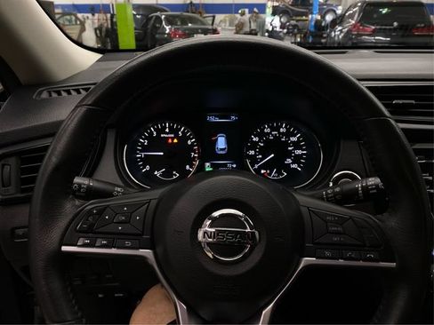 Used 2017 Nissan Rogue SV AWD/4WD image 21