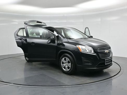 Used 2016 Chevrolet Trax LS w/ LPO, Cargo Package image 28