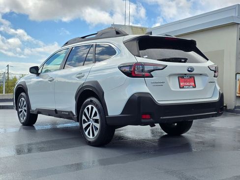 Used 2023 Subaru Outback Premium AWD/4WD image 5