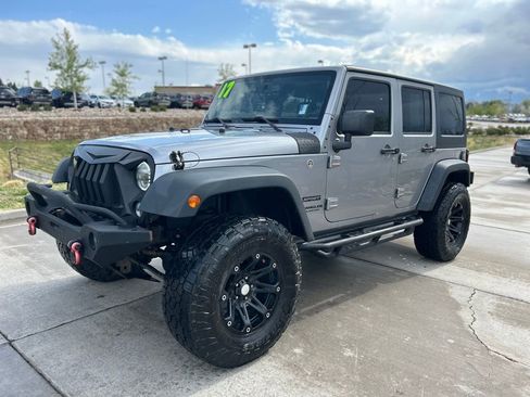 Used 2017 Jeep Wrangler Unlimited Sport w/ Quick Order Package 24S AWD/4WD image 3