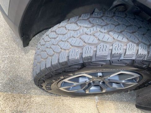 Used 2025 Chevrolet Equinox ACTIV w/ LPO, Floor Liner Package FWD image 32