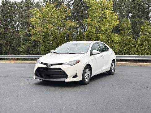 Used 2017 Toyota Corolla L FWD image 14