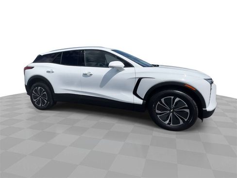 New 2025 Chevrolet Blazer EV LT image 9