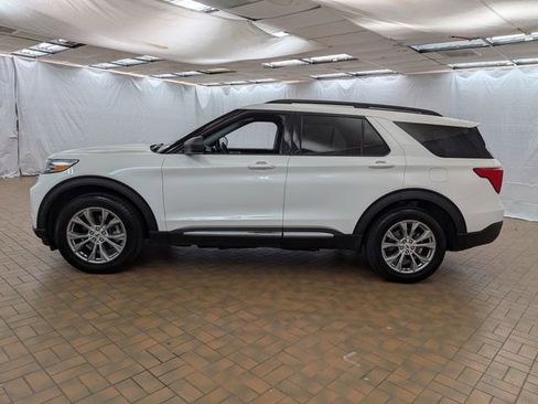 Certified 2022 Ford Explorer XLT w/ Equipment Group 202A AWD/4WD image 4