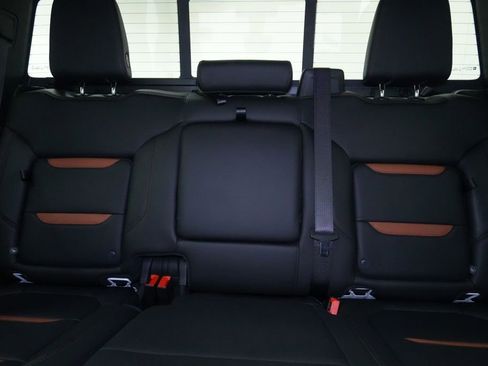Used 2020 GMC Sierra 1500 AT4 w/ AT4 Premium Package AWD/4WD image 23