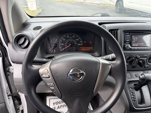 Used 2018 Nissan NV200 S image 5