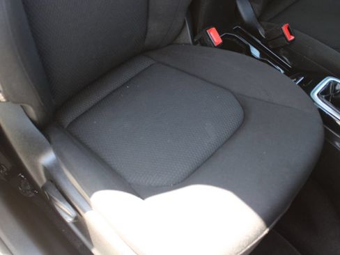 Used 2018 Jeep Renegade Altitude FWD image 12