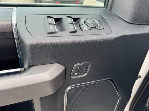 Used 2019 Ford F150 Platinum w/ Equipment Group 701A Luxury AWD/4WD image 16
