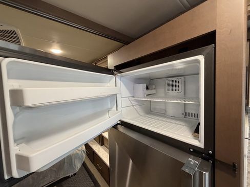 Used 2021 Ford F550 4x4 Regular Cab Super Duty w/ XLT Value Package image 64