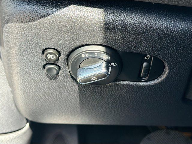 Used 2024 MINI Cooper 2-Door Hardtop w/ Storage Package FWD image 33