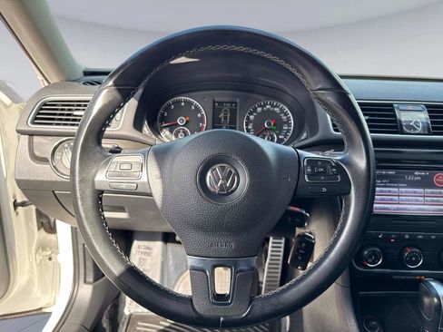 Used 2015 Volkswagen Passat 1.8T Sport image 26