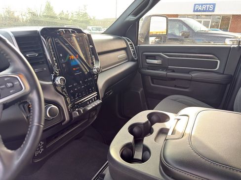 Used 2024 RAM 2500 Big Horn w/ Night Edition image 11
