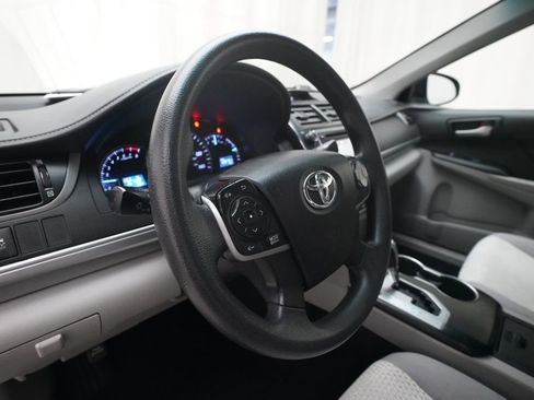 Used 2014 Toyota Camry LE FWD image 8