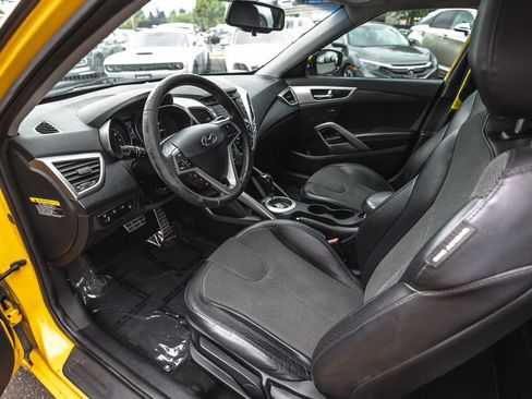 Used 2012 Hyundai Veloster w/ Style Pkg FWD image 17