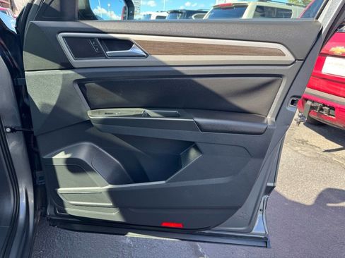 Used 2018 Volkswagen Atlas SE image 19