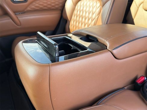 Used 2023 INFINITI QX80 Sensory w/ All-Season Package image 34