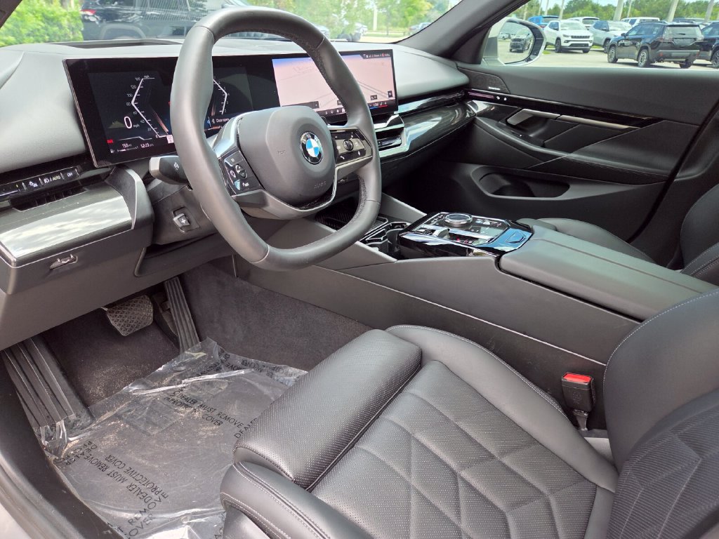 Used 2024 BMW 530i xDrive w/ Premium Package AWD/4WD image 28