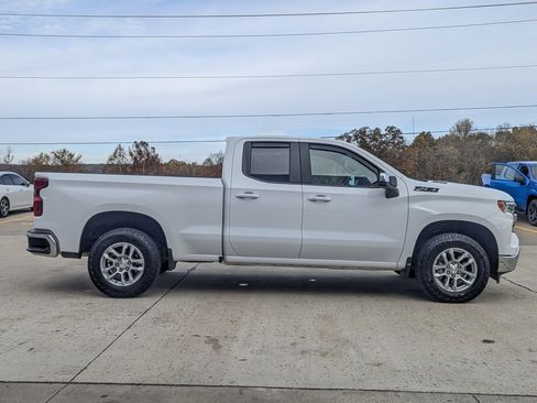 Used 2025 Chevrolet Silverado 1500 LT w/ Z71 Off-Road Package image 6