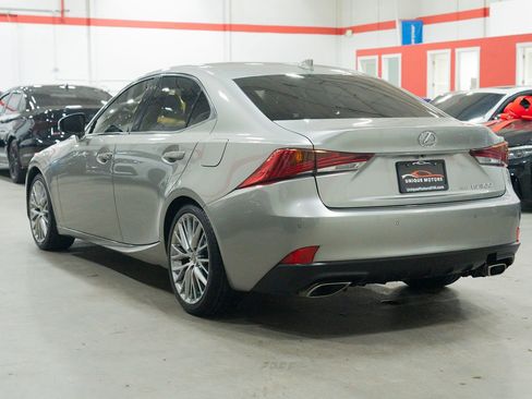 Used 2018 Lexus IS 300 AWD image 4