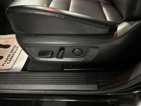 Used 2022 Nissan Rogue SV w/ SV Premium Package image 11