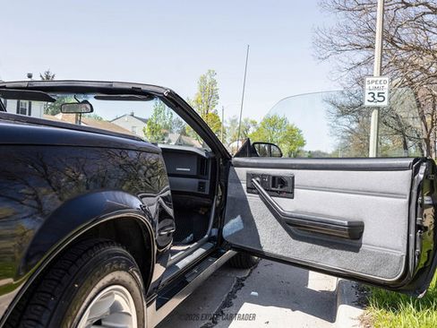 Used 1989 Chevrolet Camaro LT RWD image 33