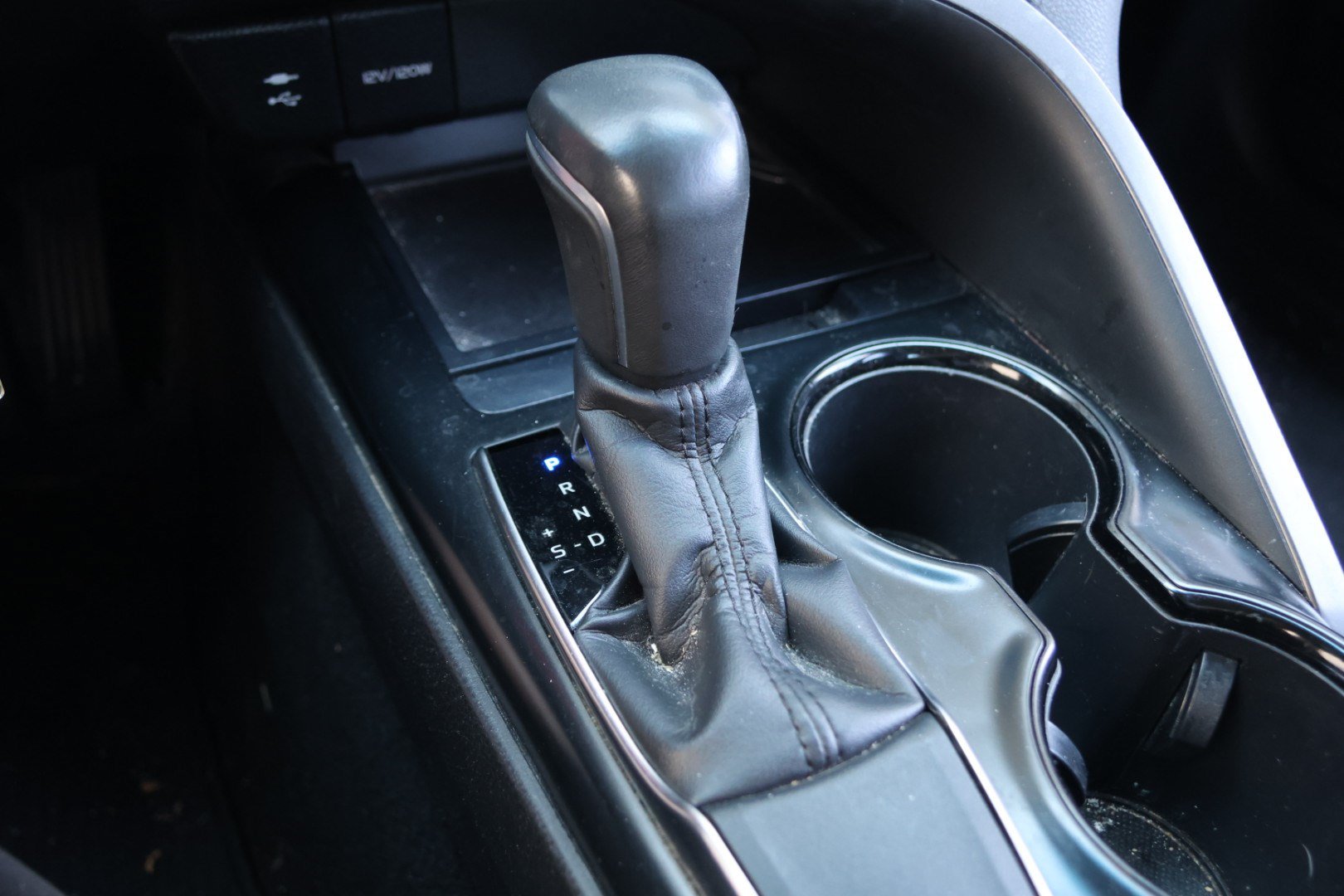 Used 2018 Toyota Camry SE FWD image 21