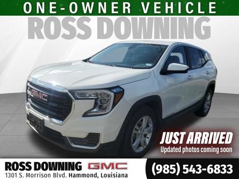 Used 2024 GMC Terrain SLE FWD image 1