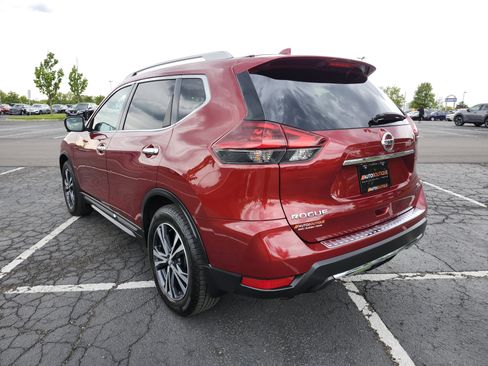 Used 2018 Nissan Rogue SL w/ Premium Package FWD image 17
