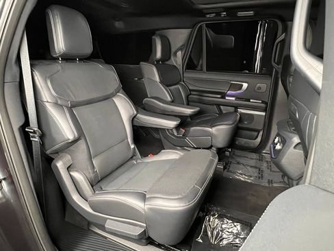 Used 2025 Ford Expedition Max Platinum w/ Stealth Performance Package AWD/4WD image 31