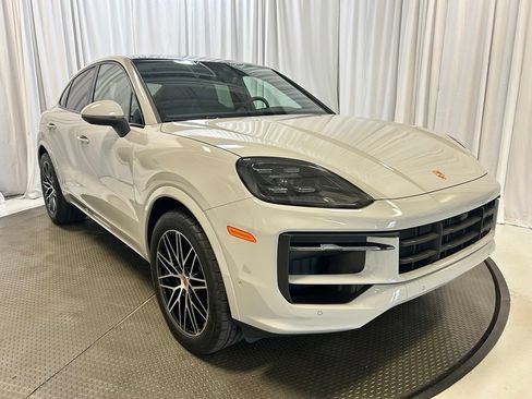 Certified 2026 Porsche Cayenne Coupe AWD/4WD image 31