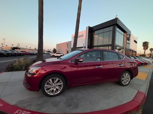 Used 2013 Nissan Sentra SL w/ Navigation Pkg FWD image 6