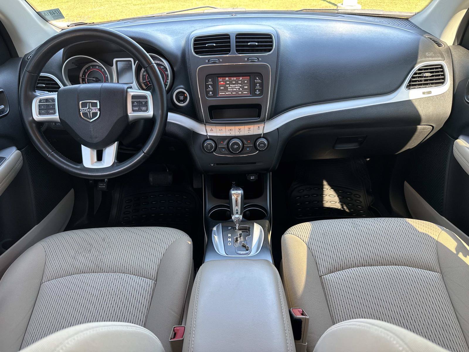 Used 2020 Dodge Journey SE w/ SE Popular Equipment Group FWD image 18
