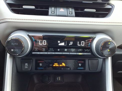 Used 2023 Toyota RAV4 Limited image 22