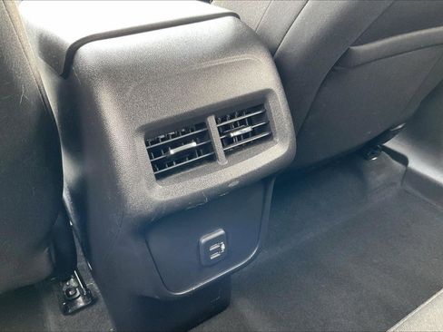 Used 2019 Chevrolet Equinox LS w/ LS Convenience Package image 32