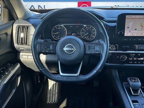 Used 2023 Nissan Pathfinder SL image 8