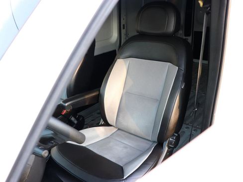 Used 2025 RAM ProMaster 2500 w/ Convenience Group image 11