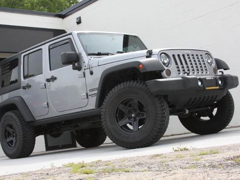 Used 2017 Jeep Wrangler Unlimited Sport w/ Quick Order Package 24S AWD/4WD image 7