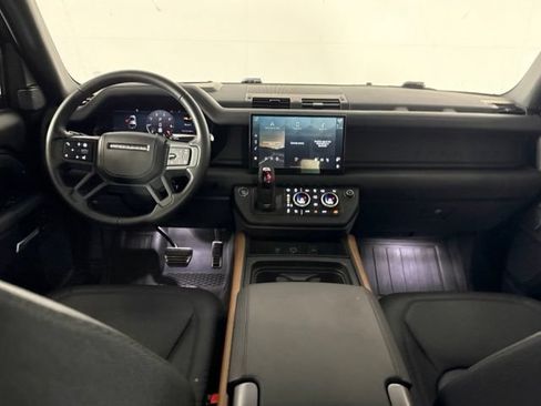 Used 2024 Land Rover Defender 110 X AWD/4WD image 28