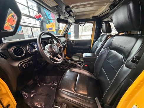 Used 2019 Jeep Wrangler Unlimited Sahara w/ Uconnect 4C Nav & Sound Group image 13