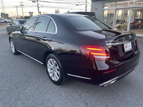 Used 2017 Mercedes-Benz E 300 4MATIC image 5