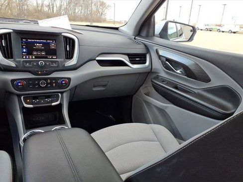 Used 2023 GMC Terrain SLE w/ Driver Convenience Package image 10