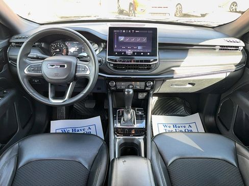 Used 2022 Jeep Compass Latitude image 15