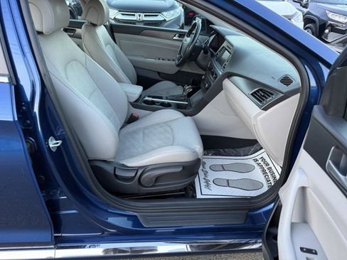 Used 2016 Hyundai Sonata Sport w/ Option Group 1V FWD image 13