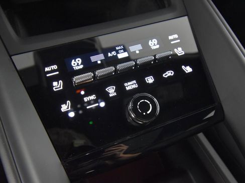 Certified 2024 Porsche Macan 4 Electric AWD/4WD image 30