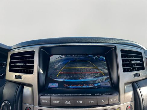 Used 2015 Lexus LX 570 4WD w/ Luxury Package image 16