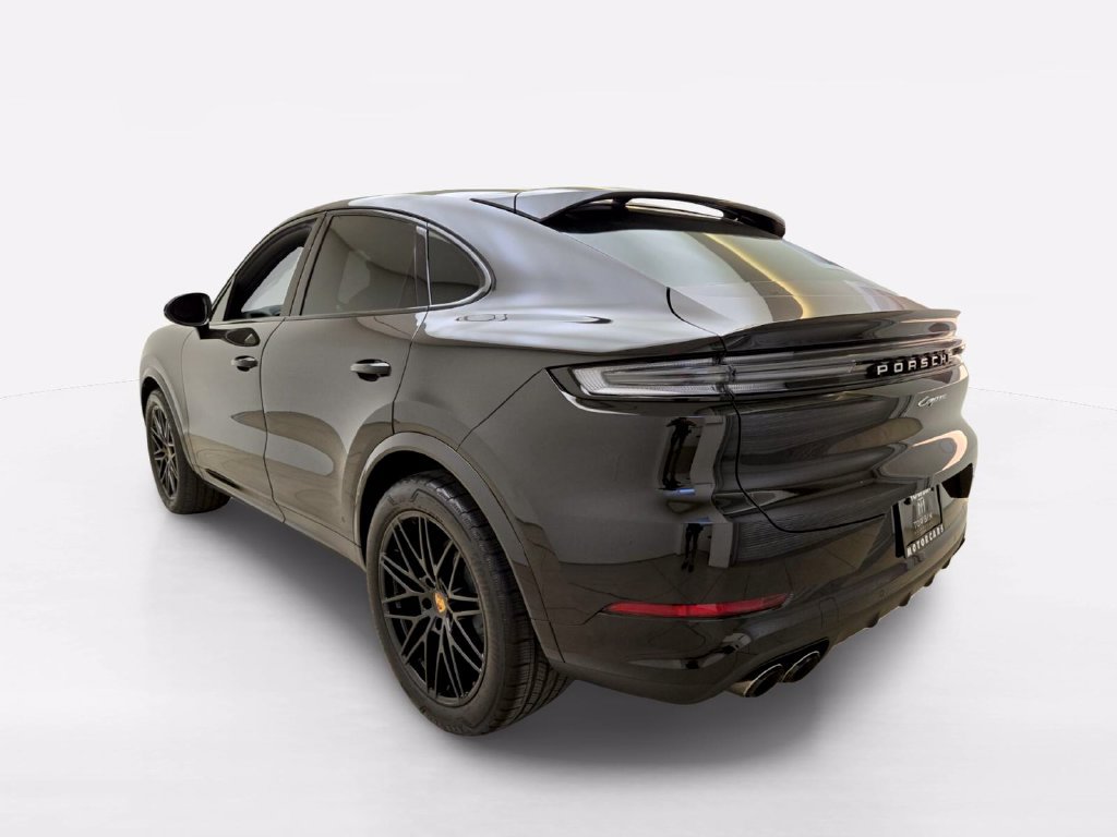 Used 2024 Porsche Cayenne Coupe AWD/4WD image 11
