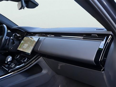 Used 2023 Land Rover Range Rover Sport SE image 10